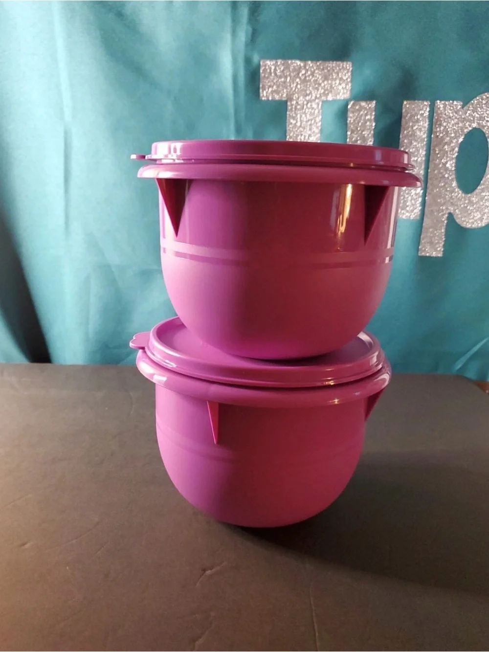 Tupperware Ultimate Mixing Bowls Set of 2 Purple with Matching Seal 5 Cup New